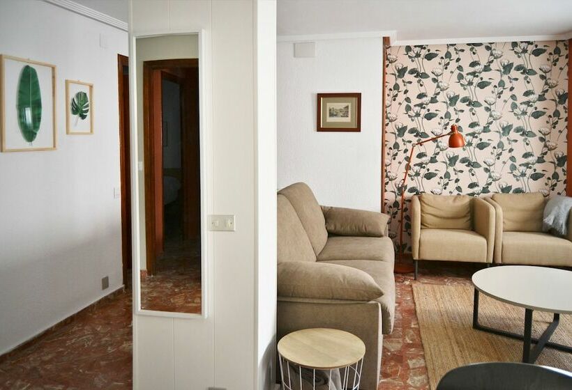 آپارتمان خانوادگی, Tres Puentes Anguiano