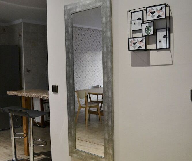 آپارتمان خانوادگی, Tres Puentes Anguiano