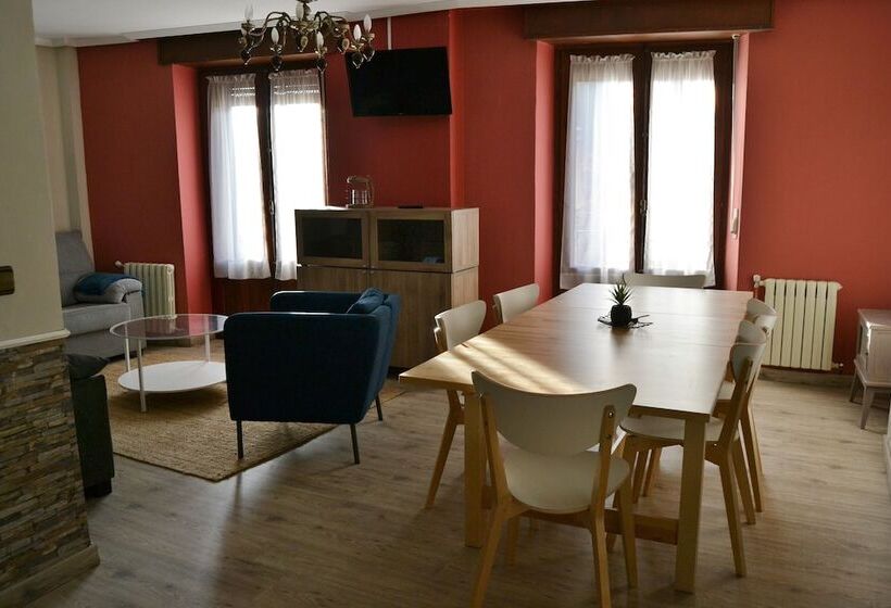 آپارتمان خانوادگی, Tres Puentes Anguiano