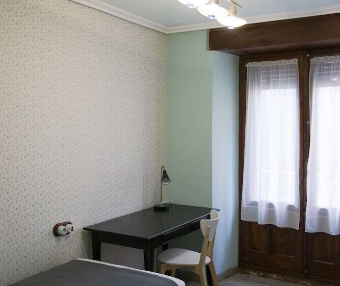 آپارتمان خانوادگی, Tres Puentes Anguiano