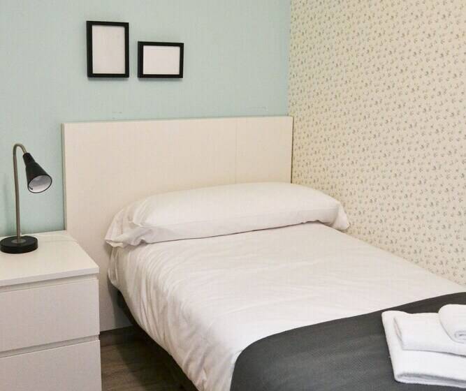 آپارتمان خانوادگی, Tres Puentes Anguiano