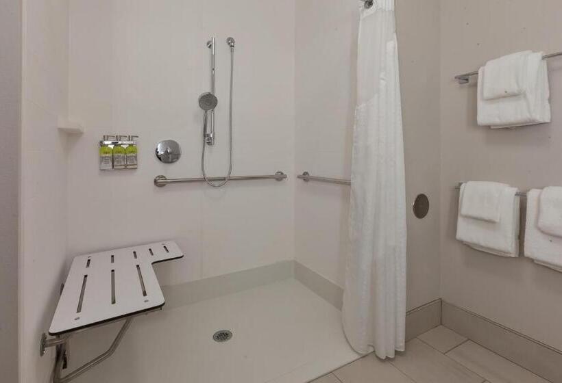 适合残疾人士使用的带超级大床的标准间, Holiday Inn Express  Eau Claire West I 94, An Ihg
