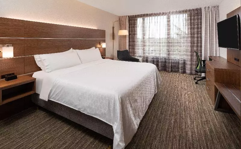 身障者適用キングサイズベッドルーム, Holiday Inn Express Boca Raton   West, An Ihg