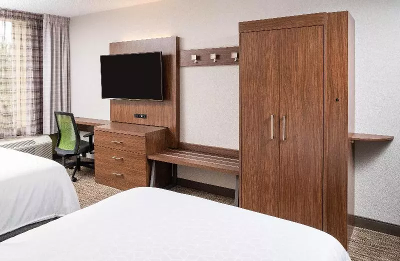 身障者適用キングサイズベッドルーム, Holiday Inn Express Boca Raton   West, An Ihg