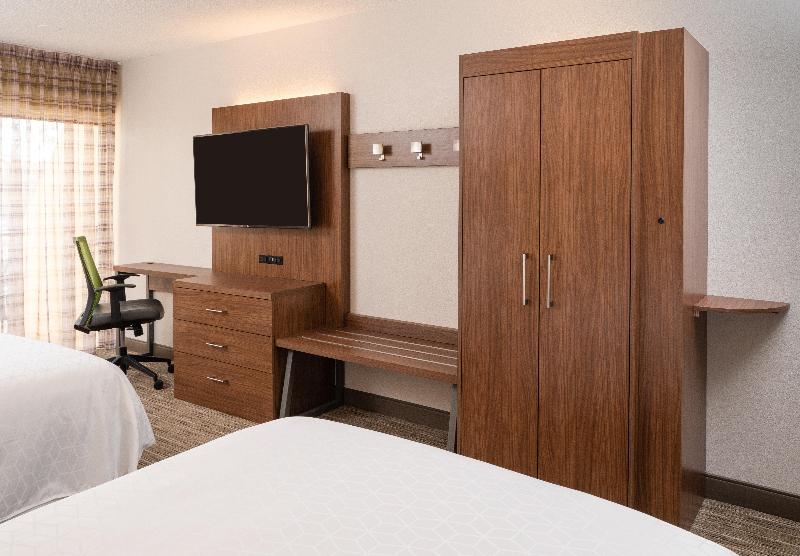 חדר סטנדרט עם מיטת קינג, Holiday Inn Express Boca Raton   West, An Ihg