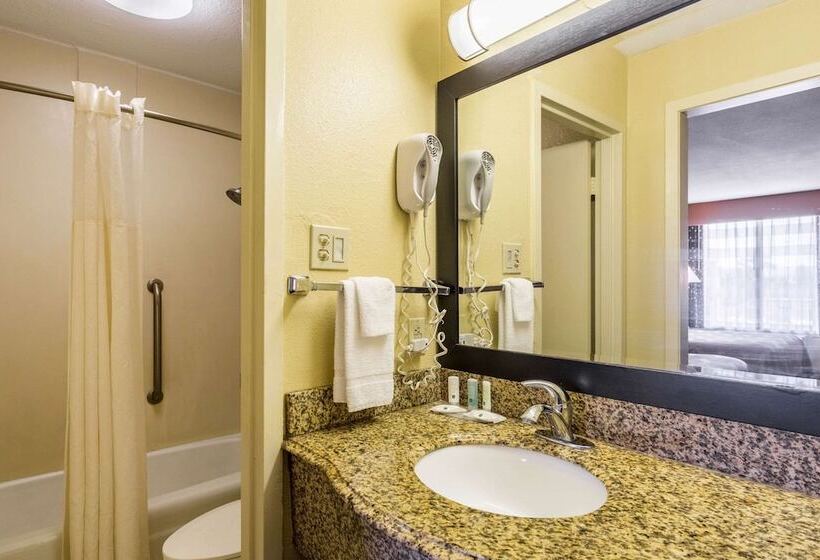 带2个双人床的标准工作室, Quality Inn & Suites Baton Rouge West  Port Allen