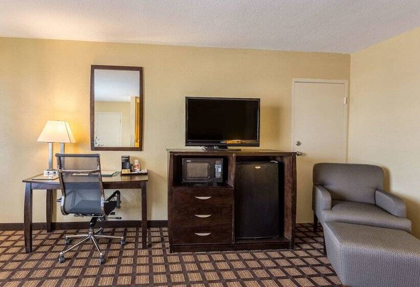 Люкс, Quality Inn & Suites Baton Rouge West  Port Allen
