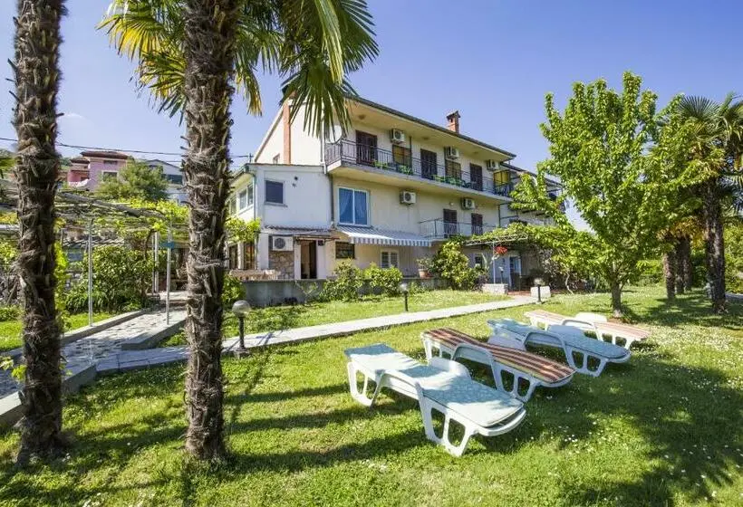 １ベッドルームアパートメント, Apartments & Rooms Ribarić