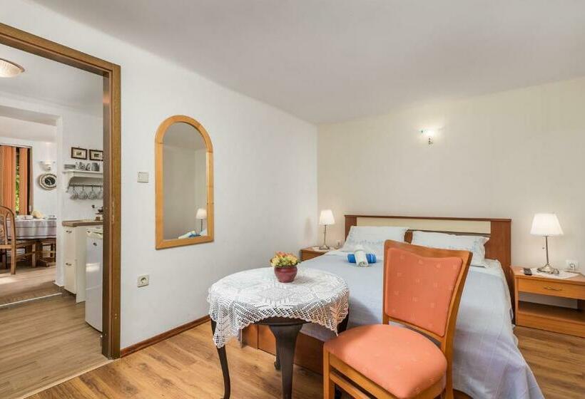 آپارتمان 1 خوابه, Apartments & Rooms Ribarić