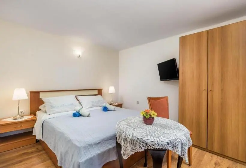 １ベッドルームアパートメント, Apartments & Rooms Ribarić