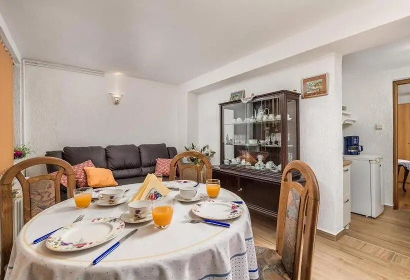 １ベッドルームアパートメント, Apartments & Rooms Ribarić
