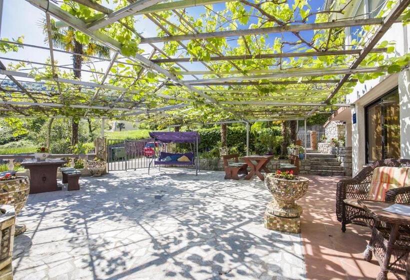 آپارتمان 2 خوابه, Apartments & Rooms Ribarić