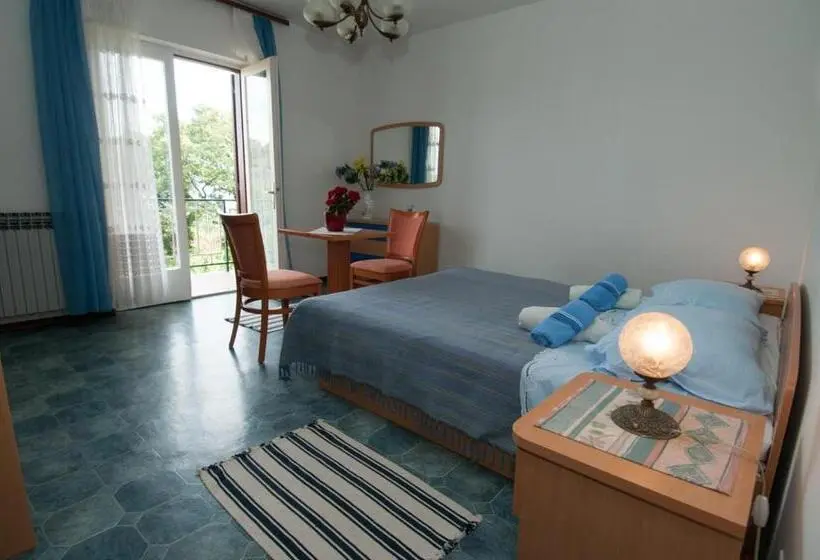 ２ベッドルームアパートメント, Apartments & Rooms Ribarić