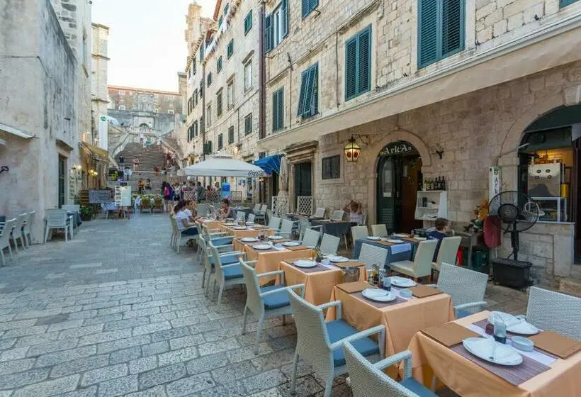 スタンダードスタジオ, The Heart Of Dubrovnik