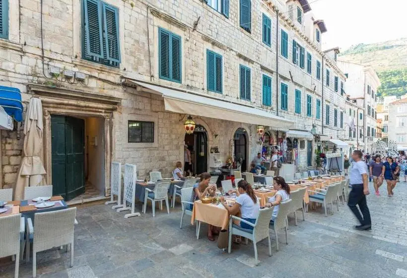 スタンダードルーム, The Heart Of Dubrovnik