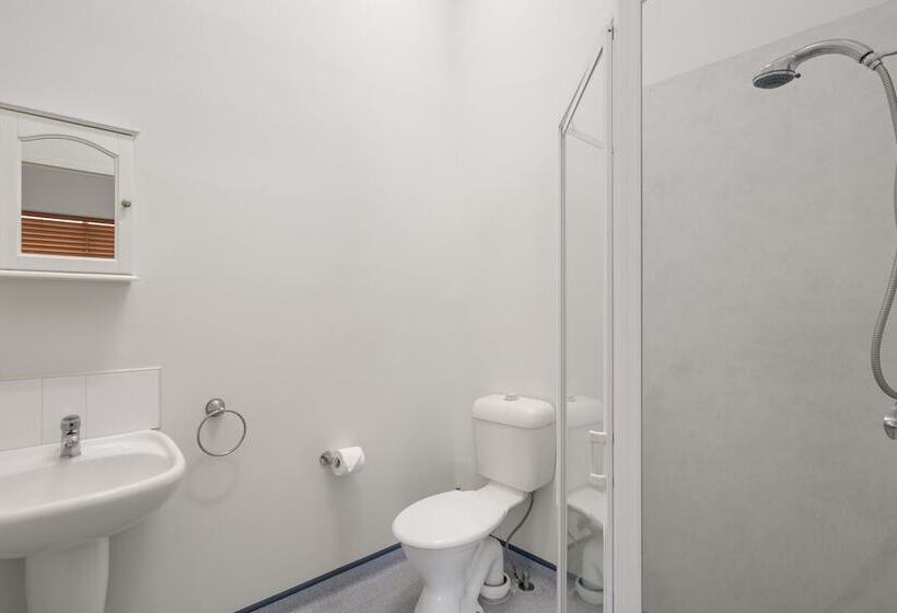 Хижина, Tin Can Bay S Sleepy Lagoon Motel