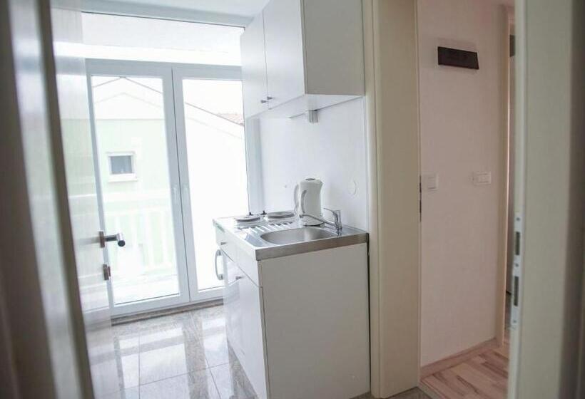 침실 1개 바다 전망 아파트, Apart Pansion Promajna