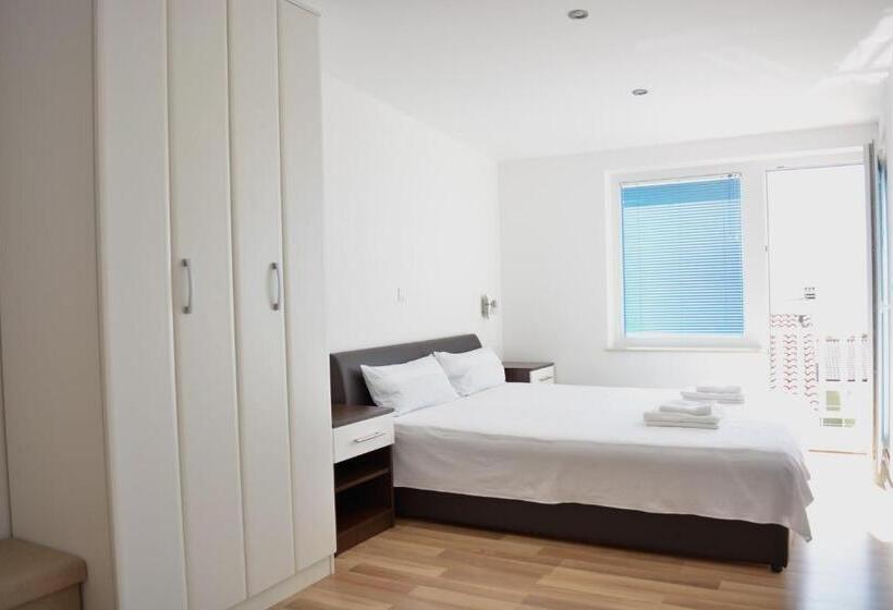 침실 3개 아파트, Apart Pansion Promajna