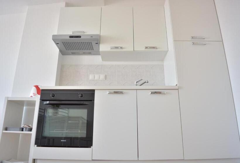 침실 2개 아파트, Apart Pansion Promajna