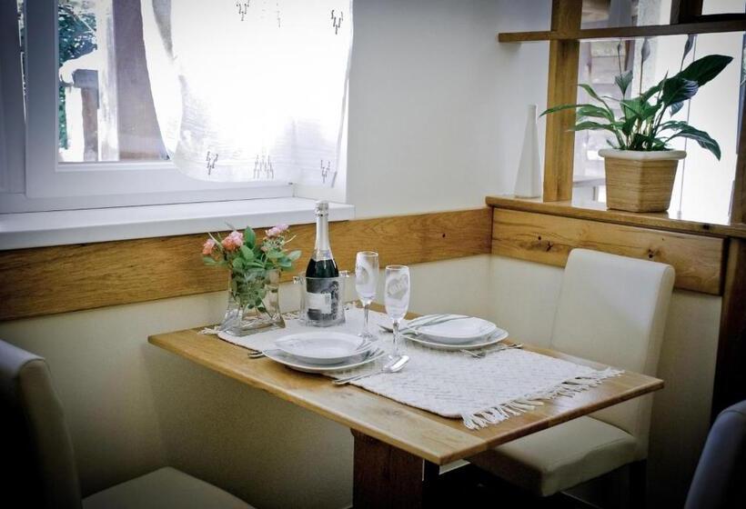 １ベッドルームハウス, Garden House Matulji