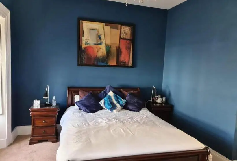 Deluxe Zimmer, Skellys