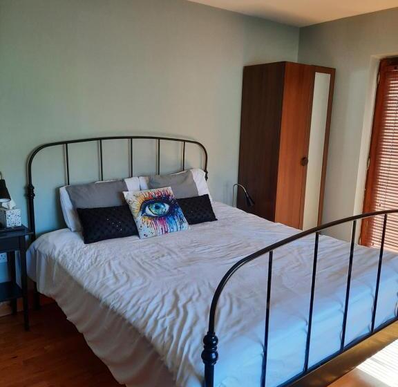 豪华单人间, Skellys