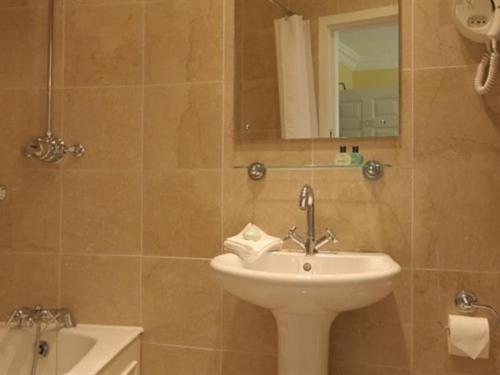 スタンダードルーム, Flynns Of Termonfeckin Boutique