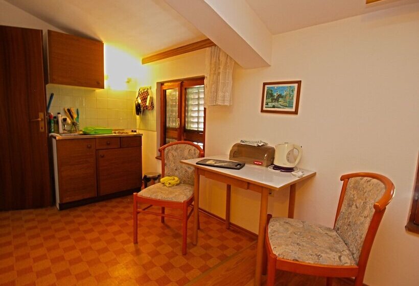 Апартаменты 1 Спальня, Apartment Emilia 424