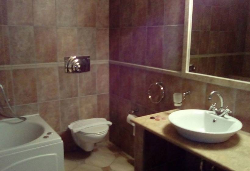 جناح مطلّ علي الجبل, Magema