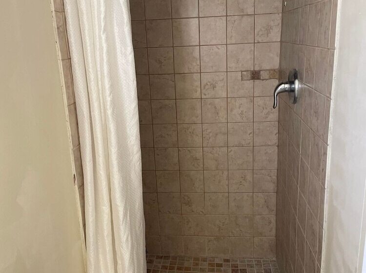 חדר סטנדרט שתי מיטות זוגיות, Holiday Motel Oakdale