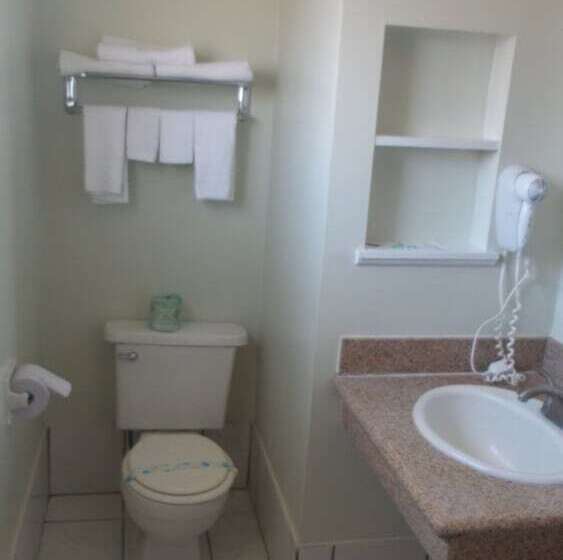 חדר סטנדרט שתי מיטות זוגיות, Holiday Motel Oakdale