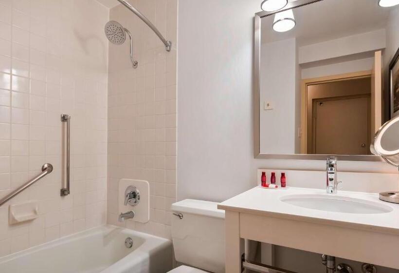 キングサイズベッドのスタンダードルーム, Best Western Premier Kansas City Sports Complex