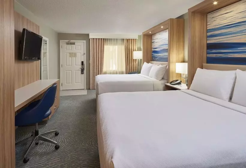 ２ダブルベッドのスタンダードルーム, Crowne Plaza Melbourne Oceanfront, An Ihg