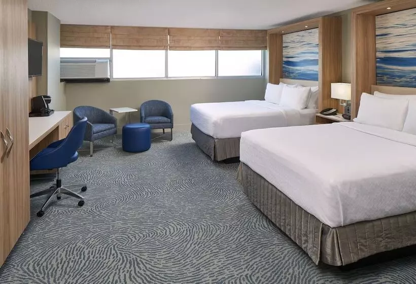 ２ダブルベッドのスタンダードルーム, Crowne Plaza Melbourne Oceanfront, An Ihg