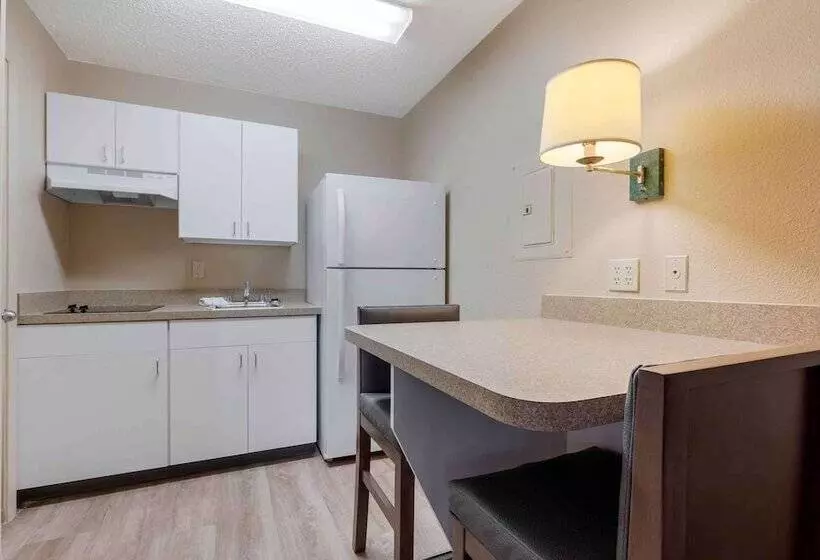 デラックススタジオ, Extended Stay America Suites  Arlington
