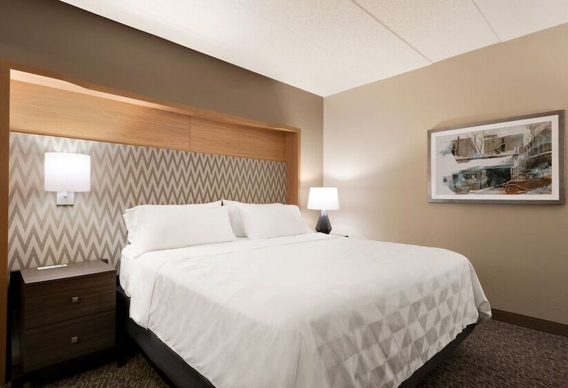 장애인을 위한 스위트, Holiday Inn Hotel & Suites Council Bluffs, An Ihg
