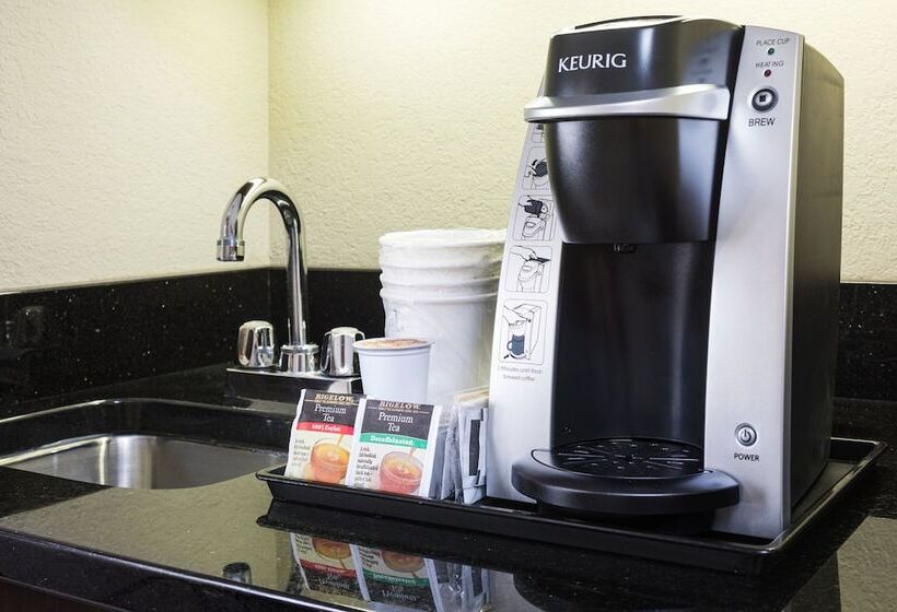 جناح لذوى الاحتياجات الخاصة, Holiday Inn Express Hotel & Suites Minneapolis   Minnetonka, An Ihg