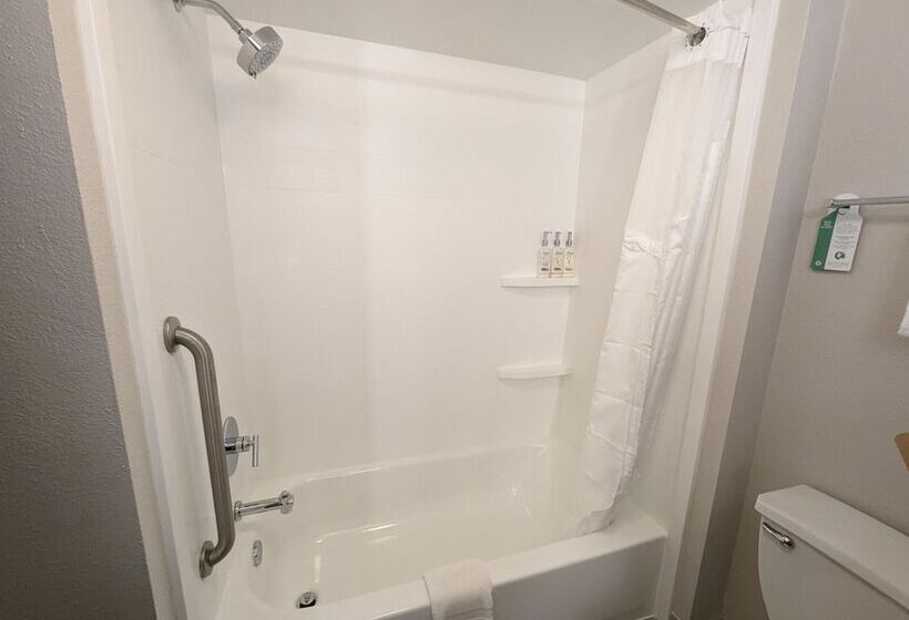 غرفه قياسيه سريرين مزدوجين, Holiday Inn Express Indianapolis Airport, An Ihg