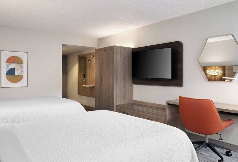 غرفه قياسيه سريرين مزدوجين, Holiday Inn Express Indianapolis Airport, An Ihg