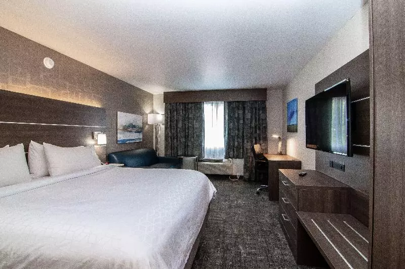 سوئیت با تخت بزرگ, Holiday Inn Express Spokane Downtown, An Ihg