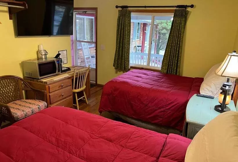 ２ダブルベッドのスタンダードルーム, Homestead Inn   Blowing Rock