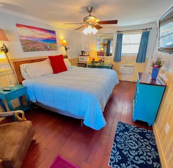 غرفة قياسية سرير كينج, Homestead Inn   Blowing Rock