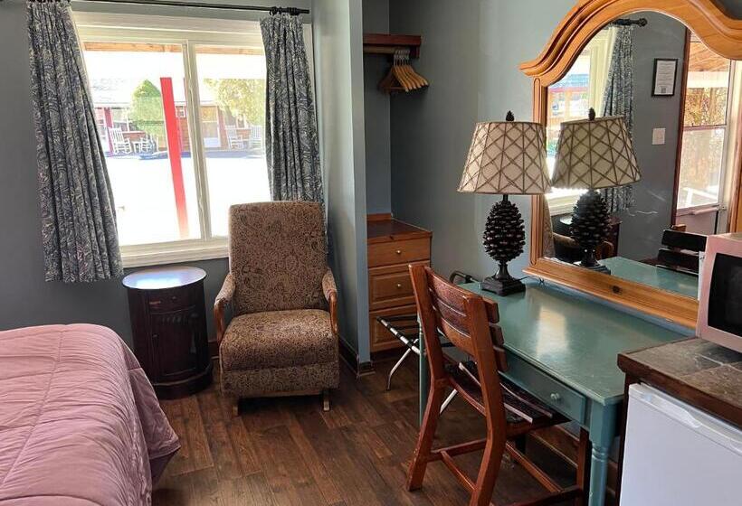 غرفه قياسيه سريرين مزدوجين, Homestead Inn   Blowing Rock