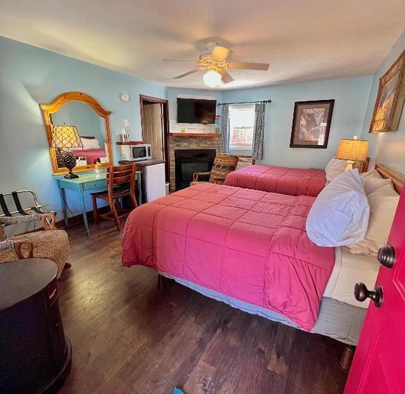 غرفه قياسيه سريرين مزدوجين, Homestead Inn   Blowing Rock