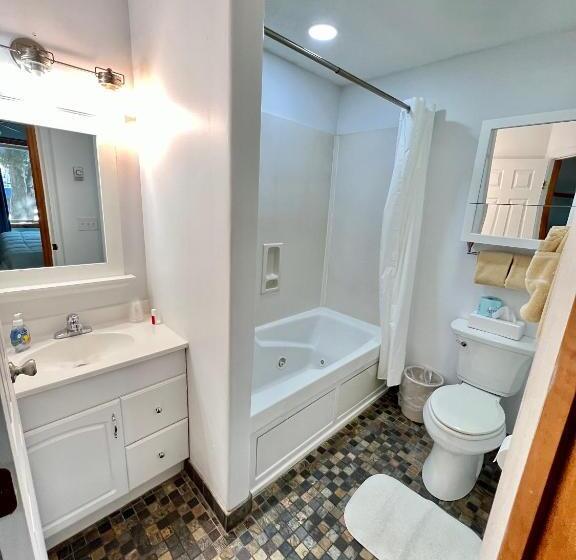 디럭스 룸, Homestead Inn   Blowing Rock
