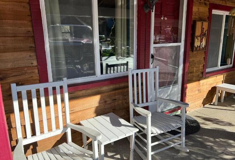 غرفه قياسيه سريرين مزدوجين, Homestead Inn   Blowing Rock