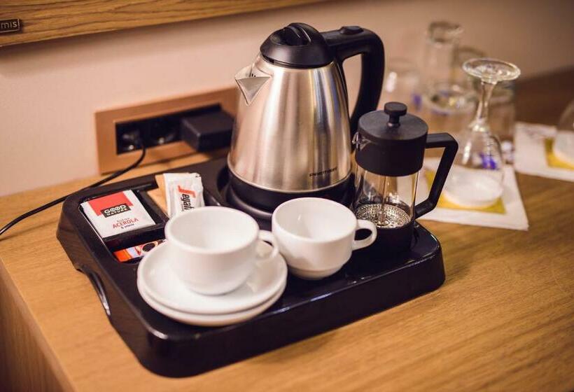 اتاق سوپریور, Amor