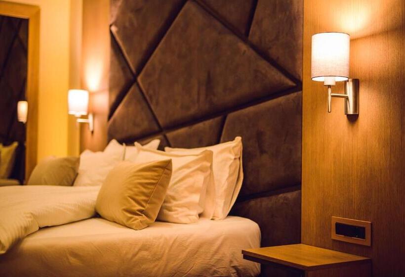 اتاق لوکس, Amor