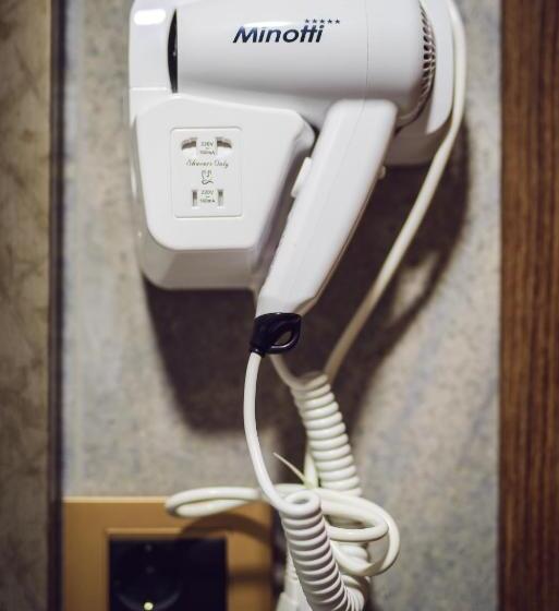 اتاق لوکس, Amor