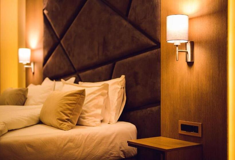 اتاق لوکس, Amor